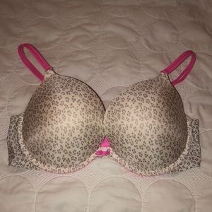 Victoria Secret push up plunge bra. EUC